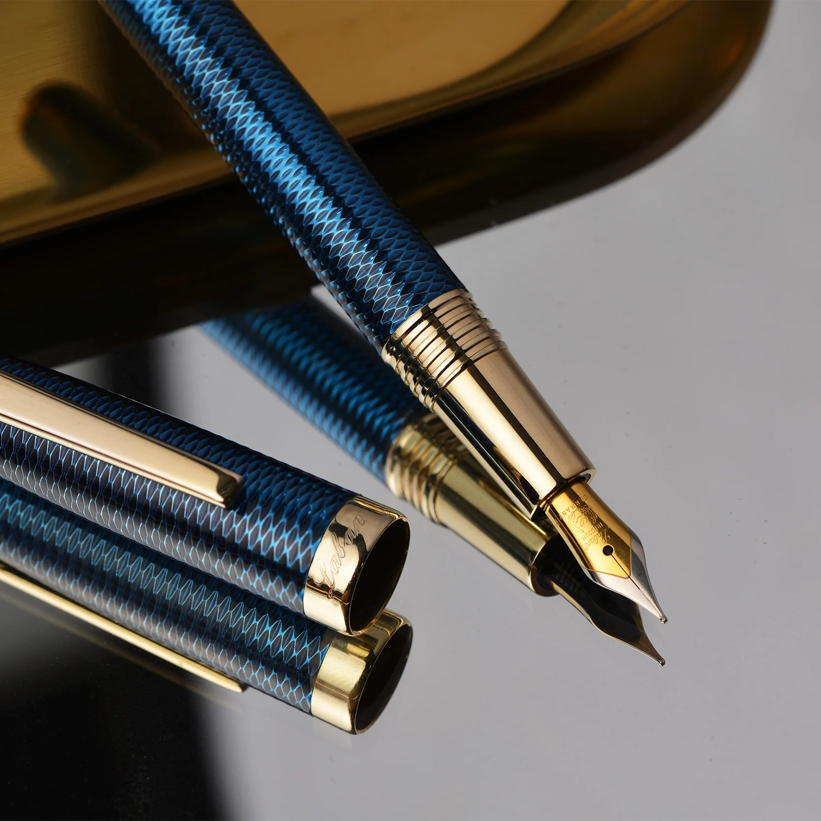 Gloria Sapphire Blue Fountain Pen - Image 3